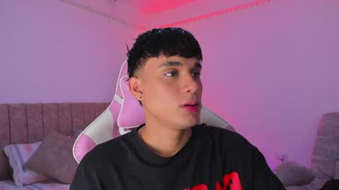Snapshot of axel_cody_ chatting on June 2026 07:27:02 PM AXEL online show from June 2026 07:27:02 PM