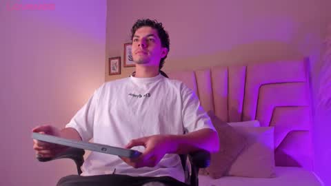 Yooung King  online show from March 2026 11:50:01 AM