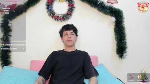 Snapshot of axel_evanss chatting on December 2024 04:06:01 PM Axel Evanss online show from December 2024 04:06:01 PM