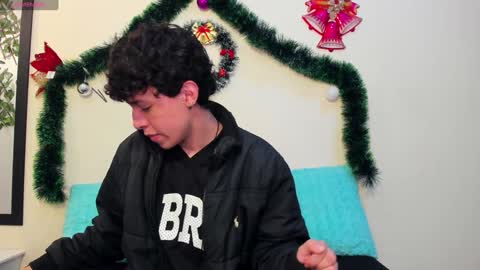 Snapshot of axel_evanss chatting on January 2025 01:40:02 PM Axel Evanss online show from January 2025 01:40:02 PM