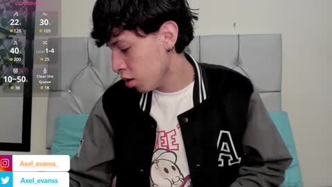 Snapshot of axel_evanss chatting on January 2025 01:13:01 PM Axel Evanss online show from January 2025 01:13:01 PM