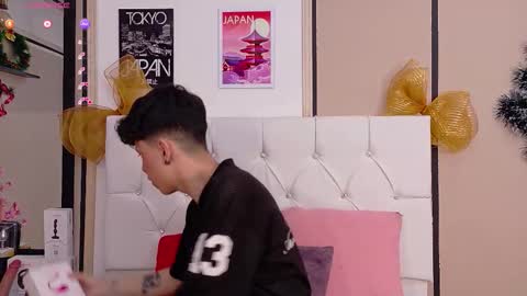 Snapshot of axel_evanss chatting on December 2025 12:47:01 PM Axel Evanss online show from December 2025 12:47:01 PM