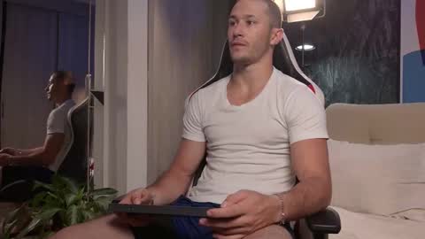 Axel Fairchaild online show from November 2025 12:05:02 PM