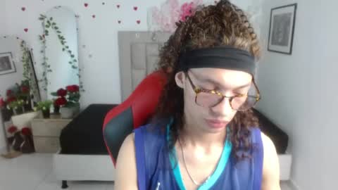 Snapshot of axel_fox7 chatting on June 2026 01:00:01 AM Axel online show from June 2026 01:00:01 AM