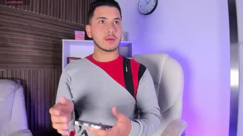 axel_grey_ online show from November 2025 12:49:01 PM