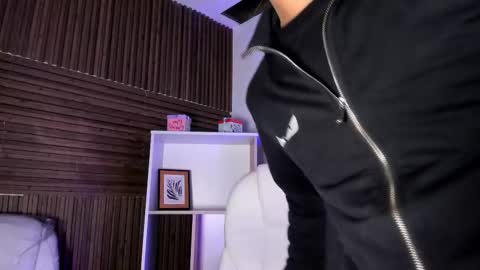 axel_grey_ online show from December 2025 12:25:02 PM