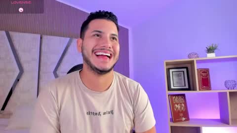 Snapshot of axel_grey_ chatting on April 2026 07:07:02 PM axel_grey_ online show from April 2026 07:07:02 PM