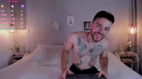 Axel and Mia online show from June 2026 08:33:01 PM