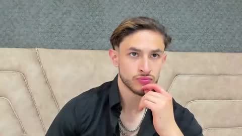 Axel  online show from June 2026 01:39:01 AM