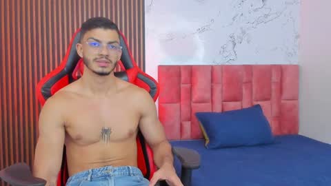 Snapshot of axel_stein2 chatting on December 2024 03:51:02 AM Axel online show from December 2024 03:51:02 AM