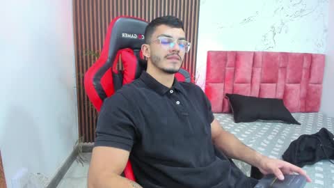 Snapshot of axel_stein2 chatting on January 2025 04:18:02 AM Axel online show from January 2025 04:18:02 AM