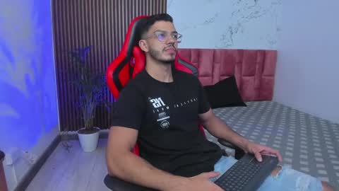 Snapshot of axel_stein2 chatting on January 2025 03:54:01 AM Axel online show from January 2025 03:54:01 AM