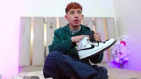 Snapshot of axel_tay1 chatting on October 2025 03:28:02 AM AXEL online show from October 2025 03:28:02 AM