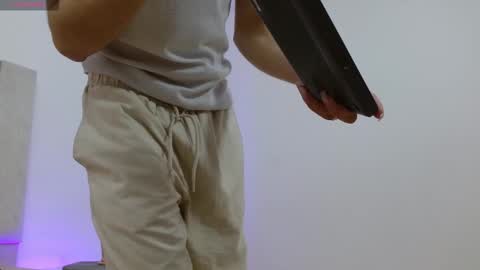 Snapshot of axel_tay1 chatting on November 2025 11:54:01 AM AXEL online show from November 2025 11:54:01 AM