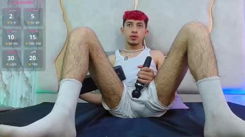 Snapshot of axel_tay1 chatting on November 2025 11:35:01 AM AXEL online show from November 2025 11:35:01 AM