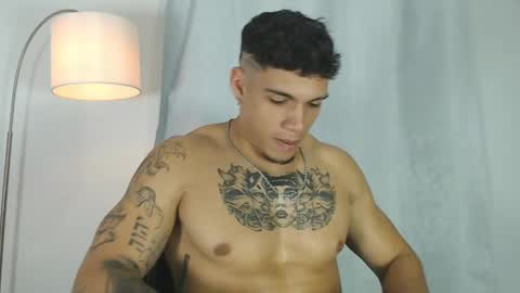Snapshot of axel_taylor21 chatting on January 2025 12:29:01 AM INDEPENDENT MODEL online show from January 2025 12:29:01 AM