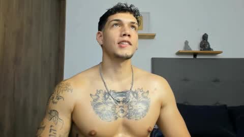 Snapshot of axel_taylor21 chatting on September 2025 02:35:01 AM INDEPENDENT MODEL online show from September 2025 02:35:01 AM