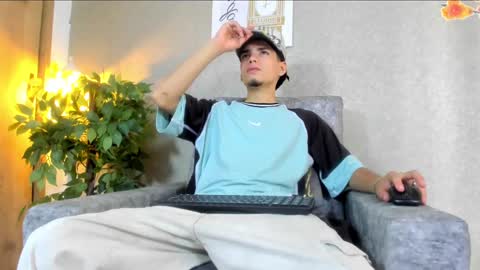 Snapshot of axel_wiliams chatting on October 2025 06:49:02 PM axel  online show from October 2025 06:49:02 PM