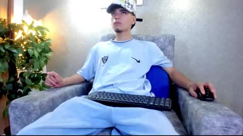 Snapshot of axel_wiliams chatting on October 2025 06:07:01 PM axel  online show from October 2025 06:07:01 PM