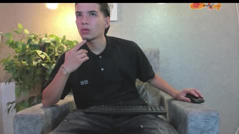 Snapshot of axel_wiliams chatting on January 2026 11:23:02 AM axel online show from January 2026 11:23:02 AM