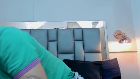    online show from January 2025 10:52:01 PM