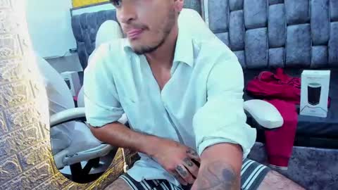 Axell Cross2 online show from February 2025 11:02:01 PM