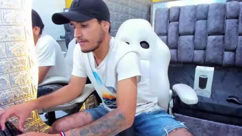 Axell Cross2 online show from February 2025 10:48:01 PM