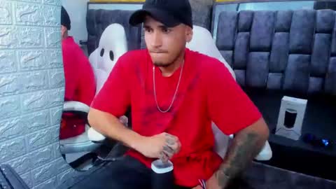 Axell Cross2 online show from February 2025 01:13:02 AM