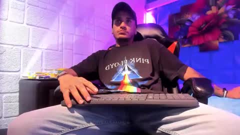 Axell Cross2 online show from October 2025 02:00:01 AM