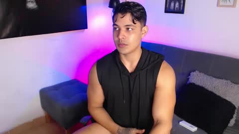 Snapshot of axell_dior chatting on November 2025 02:57:02 AM axell online show from November 2025 02:57:02 AM