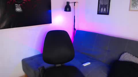 Snapshot of axell_dior chatting on November 2025 10:46:01 PM axell online show from November 2025 10:46:01 PM