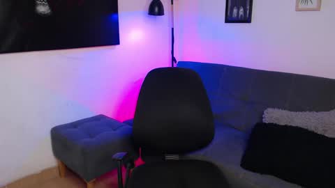 Snapshot of axell_dior chatting on December 2025 12:16:02 AM axell online show from December 2025 12:16:02 AM