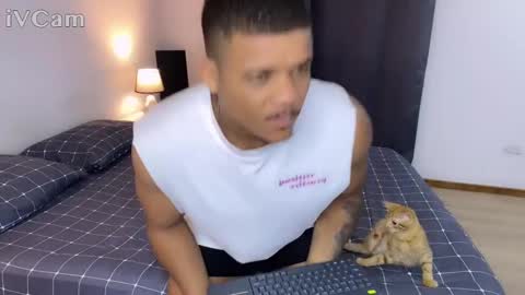 Snapshot of axelldasilva chatting on March 2025 12:10:02 AM AXEL DA SILVA online show from March 2025 12:10:02 AM