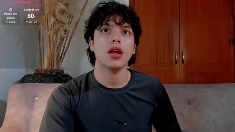 Axel Raven online show from October 2025 07:45:01 PM