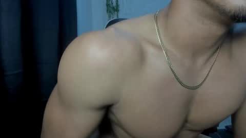axelsavage042 online show from December 2025 09:11:02 PM