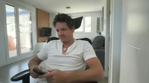 Axel Shore online show from April 2026 10:46:01 AM