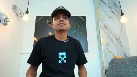      online show from December 2025 05:05:01 AM