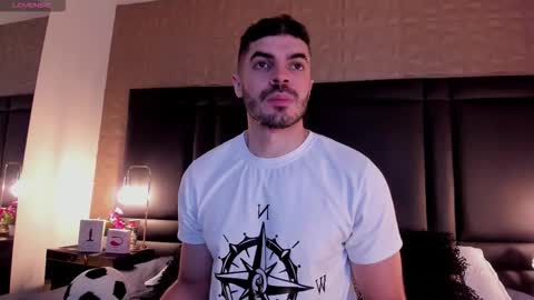 Axel Thompsom online show from November 2025 11:33:02 AM