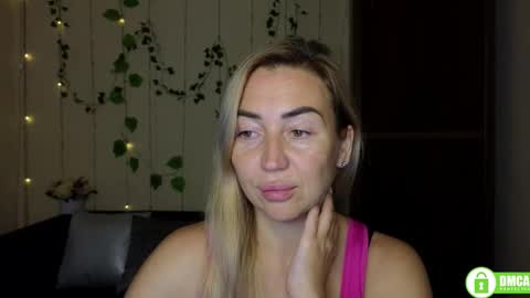 Jully online show from October 2025 06:25:02 PM