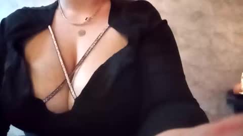 Ayanna online show from November 2025 01:59:02 PM