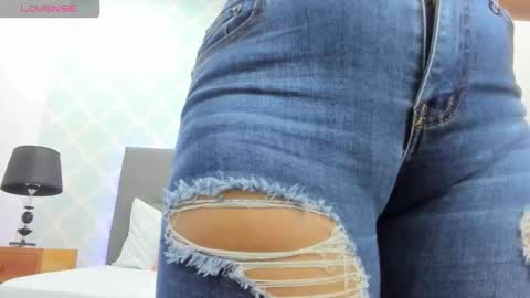 Alyda Jaramillo online show from September 2025 07:08:01 PM