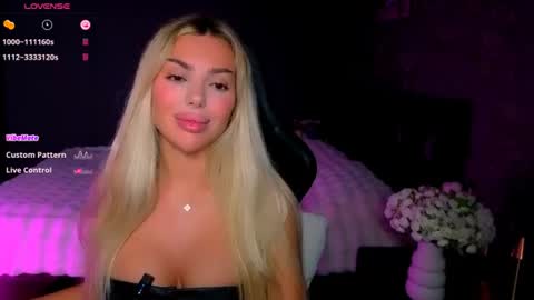 Snapshot of ayla_demir chatting on July 2026 08:00:01 PM Ayla Demir online show from July 2026 08:00:01 PM
