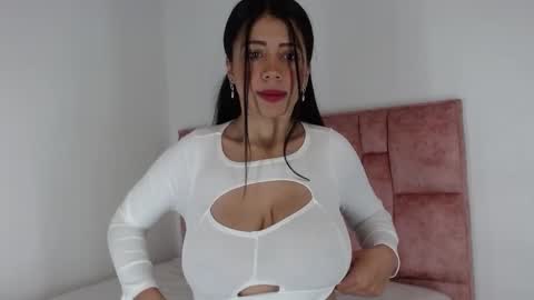 Snapshot of aylasophia_ chatting on December 2024 10:23:02 AM Ayla Sophia online show from December 2024 10:23:02 AM