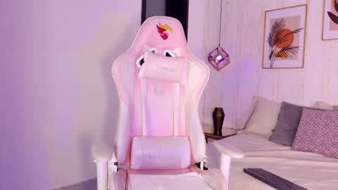 Ayleen online show from October 2025 01:20:01 PM