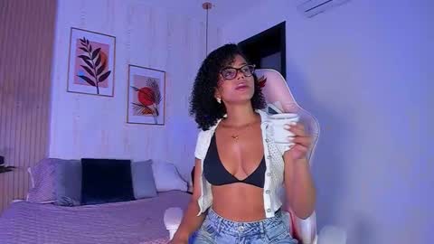 Ayleen online show from October 2025 12:49:02 PM