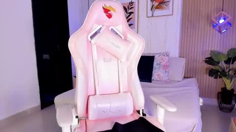 Ayleen online show from November 2025 02:17:02 PM