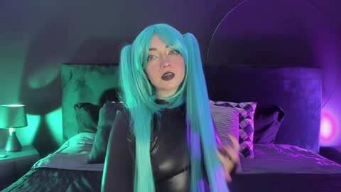 Aylen online show from January 2025 07:39:01 PM