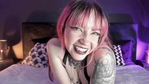 Aylen online show from February 2025 07:49:01 PM