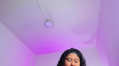 Snapshot of ayliinn_ chatting on December 2025 03:14:02 AM Ayliinn online show from December 2025 03:14:02 AM