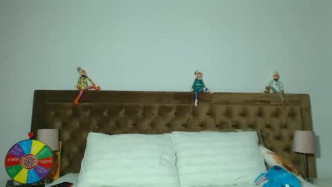 Aylin online show from November 2025 03:06:02 AM